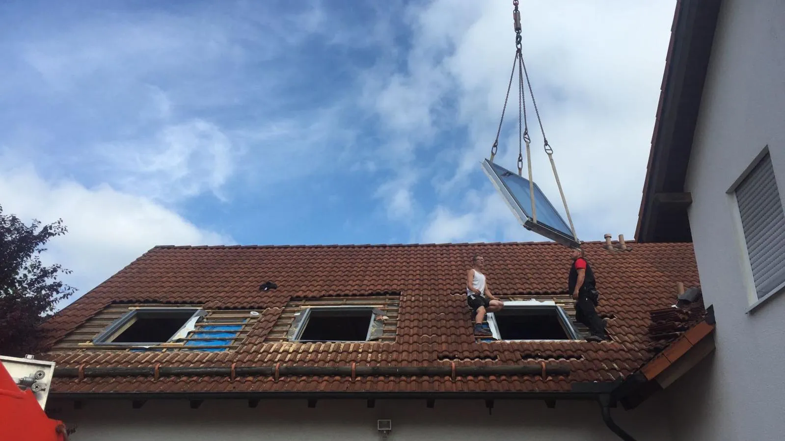 VELUX Wohndachfenster bringt Tageslicht in den Dachraum — Einbau durch Gehrlicher Coburg